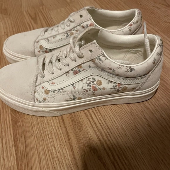 Vans shoes size 7.5. - Picture 1 of 3